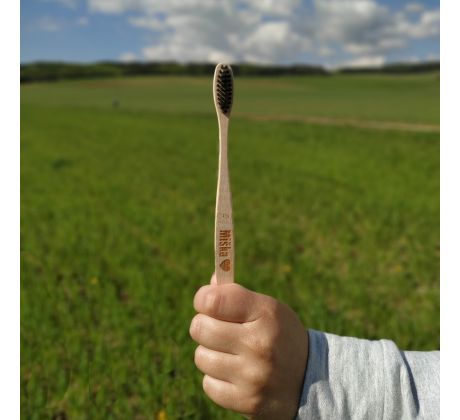 Bambusová zubná kefka s vlastným menom