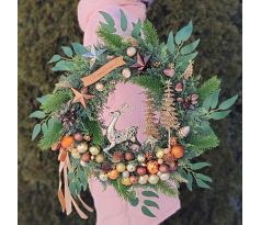 Vianočný veniec s jeleňom v zlatej a hnedej farbe